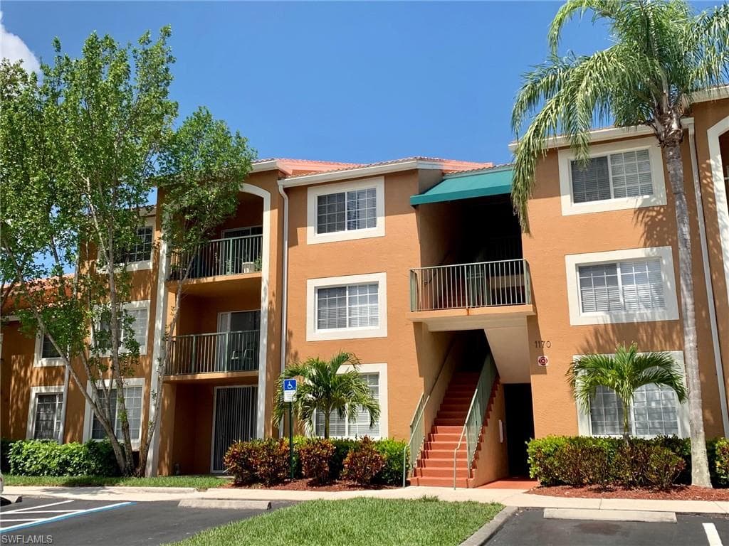 1170 Wildwood Lakes BLVD 206 NAPLES, FL 34104