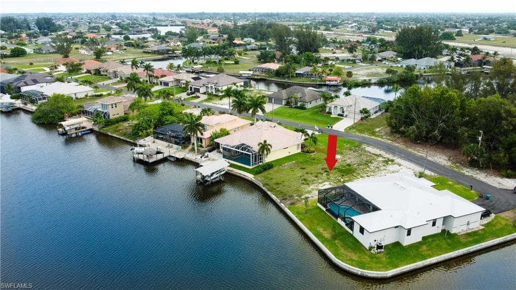 510 SW 33rd AVE CAPE CORAL, FL 33991