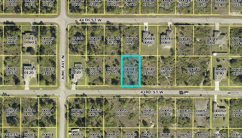 2814 43rd ST W LEHIGH ACRES, FL 33971