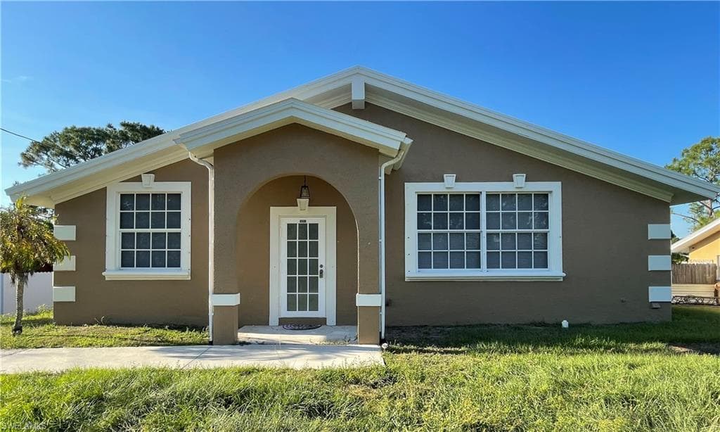 4008 3rd ST W LEHIGH ACRES, FL 33971