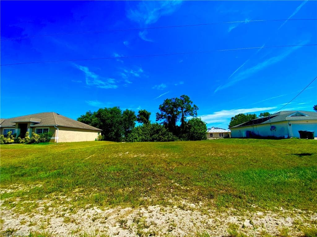 1105 NE 36th TER CAPE CORAL, FL 33909