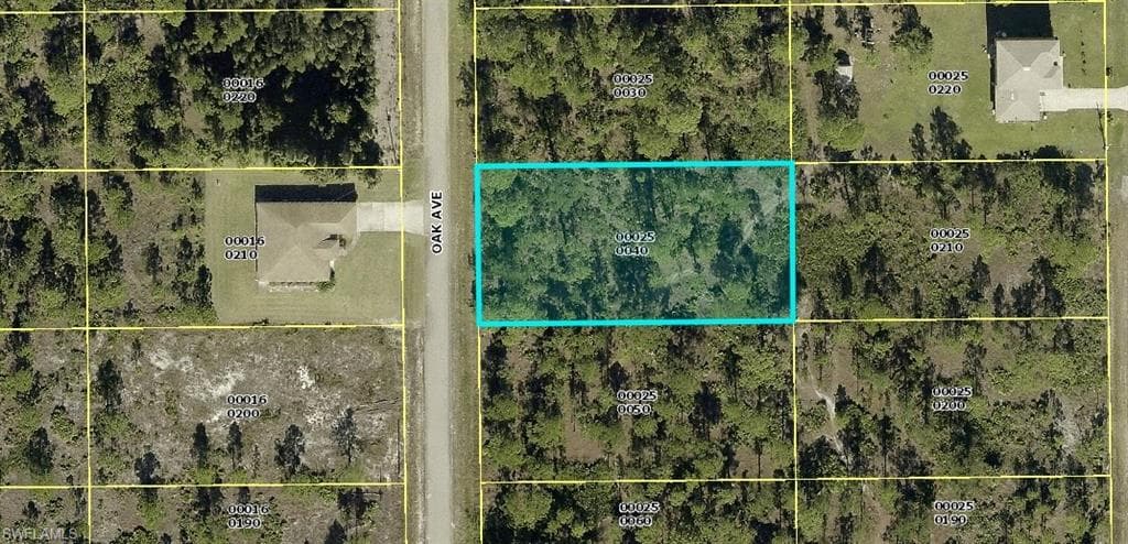 916 Oak AVE LEHIGH ACRES, FL 33972