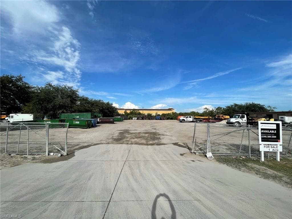 5840 Yahl ST NAPLES, FL 34109