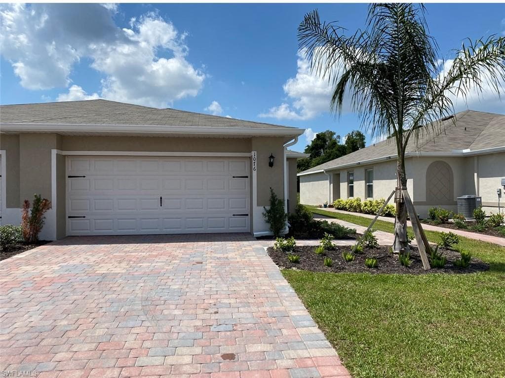 10764 Crossback LN LEHIGH ACRES, FL 33936