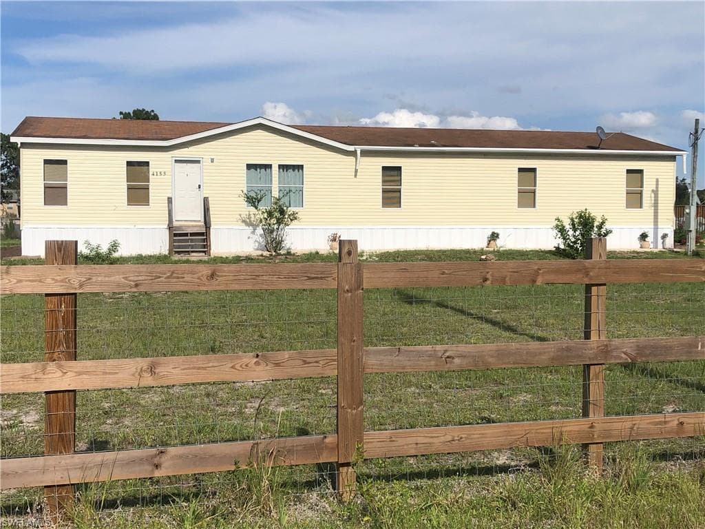 4155 Pioneer 13th ST CLEWISTON, FL 33440