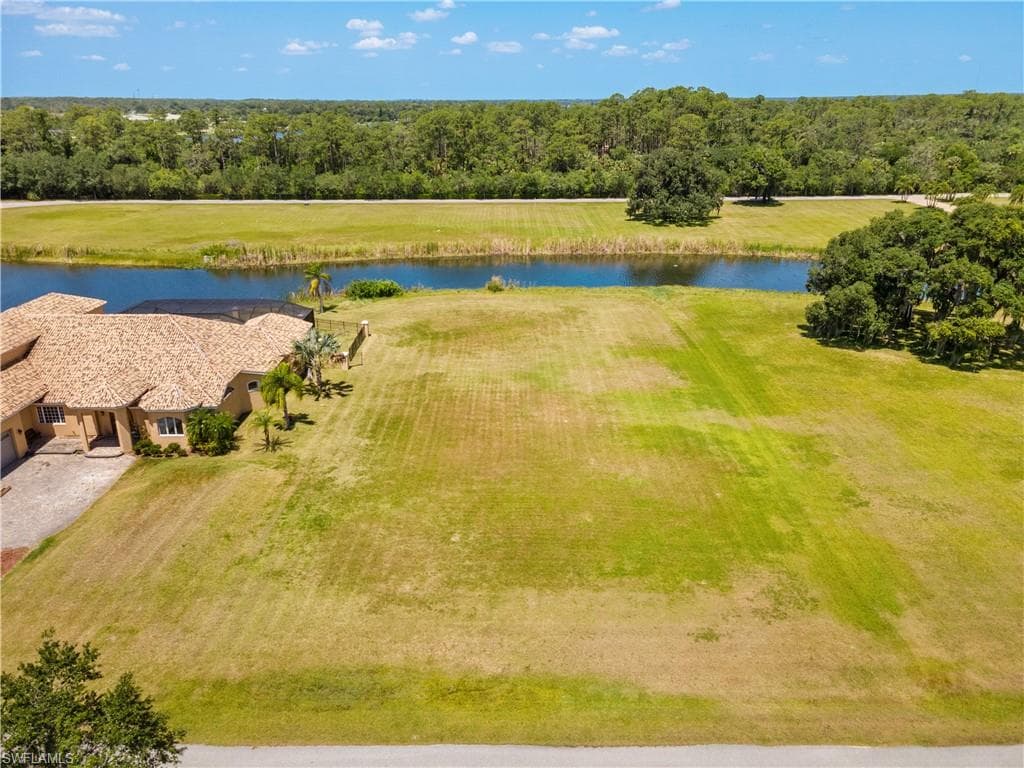 17070 Serengeti CIR ALVA, FL 33920