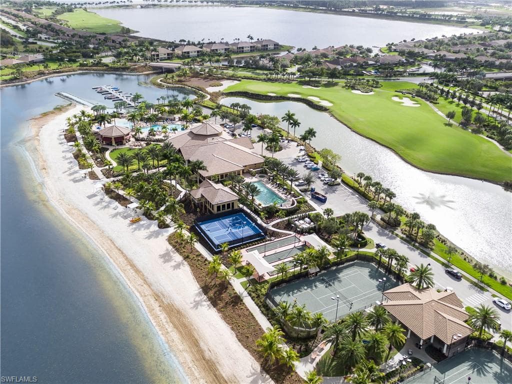 8767 Coastline CT 7-201 NAPLES, FL 34120