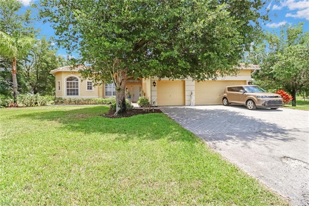 4620 22nd ST NE NAPLES, FL 34120