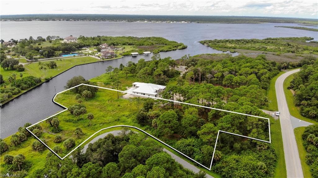 12597 Eisenhower DR PORT CHARLOTTE, FL 33953