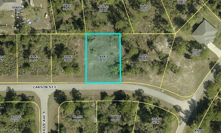 833 Carson ST E LEHIGH ACRES, FL 33974