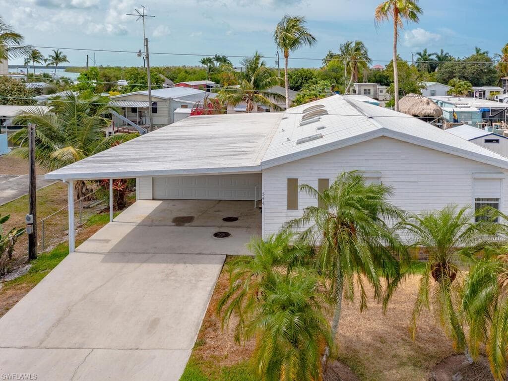 544 Coconut AVE GOODLAND, FL 34140