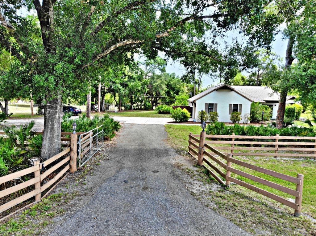 17990 Leetana RD NORTH FORT MYERS, FL 33917