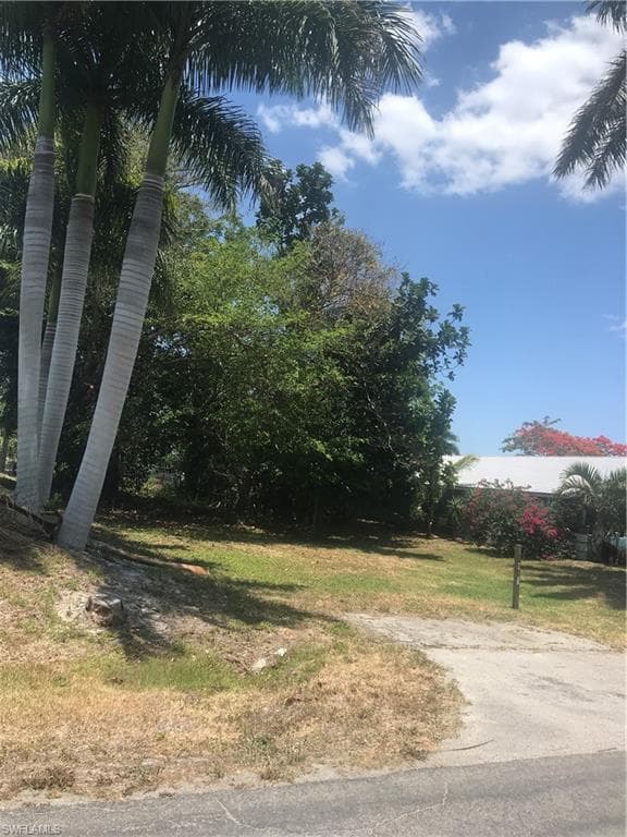 1025 Sperling AVE NAPLES, FL 34103