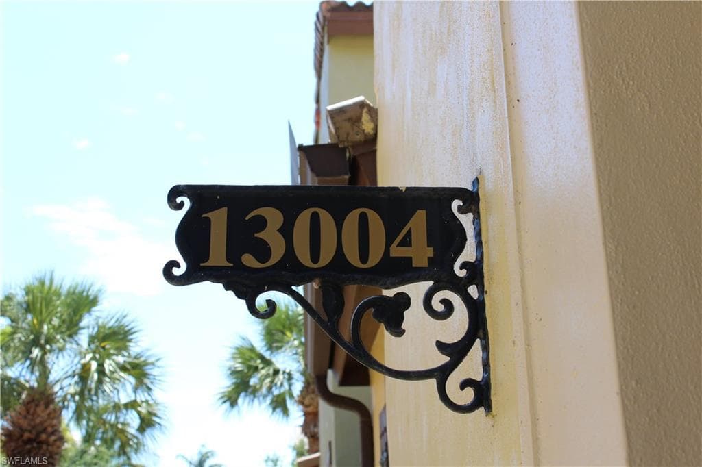 9145 Chula Vista ST 130-4 NAPLES, FL 34113