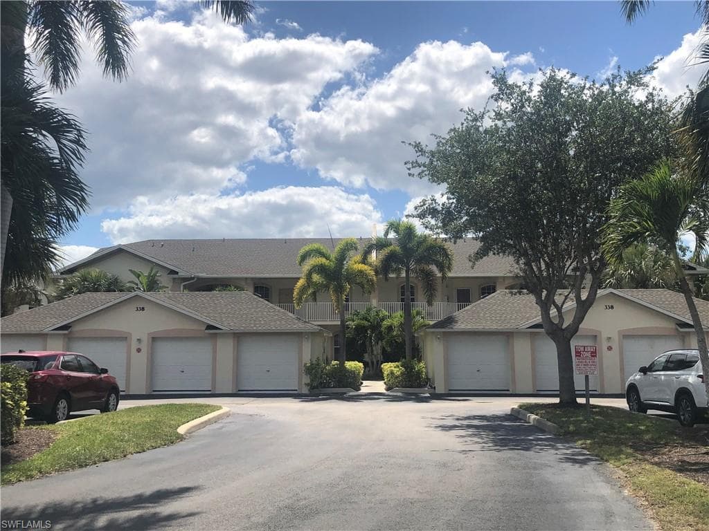 338 Newport DR 1804 NAPLES, FL 34114