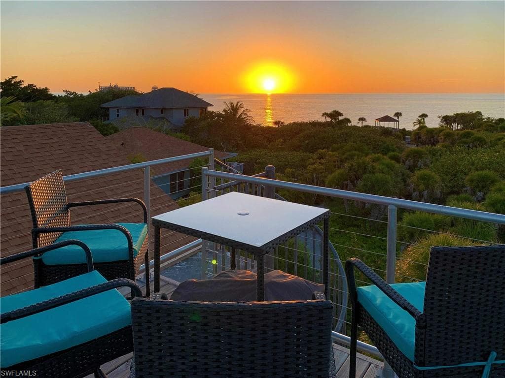 460 Gulf Bend DR Upper Captiva, FL 33924