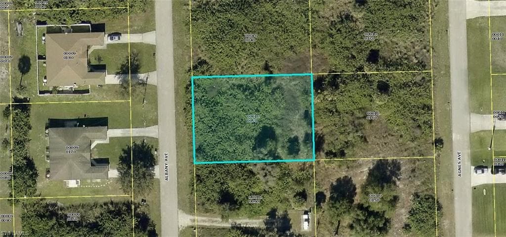 1024 Albany AVE LEHIGH ACRES, FL 33971