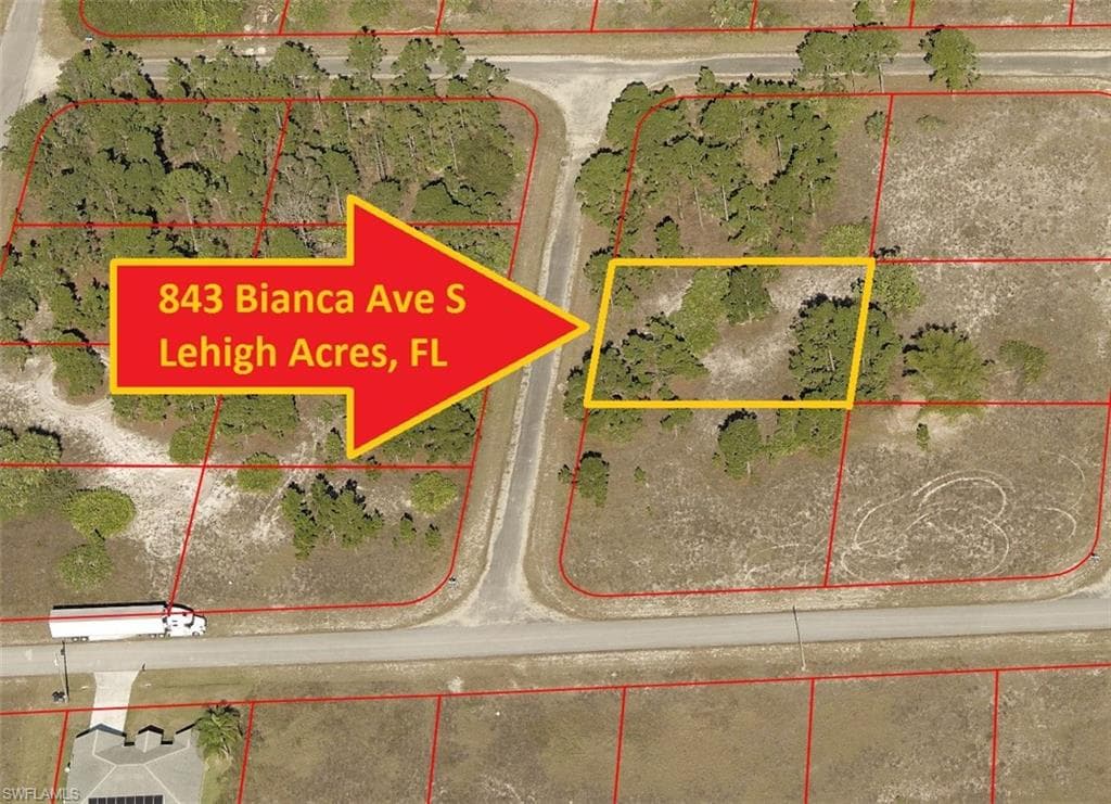 843 Bianca AVE S LEHIGH ACRES, FL 33974