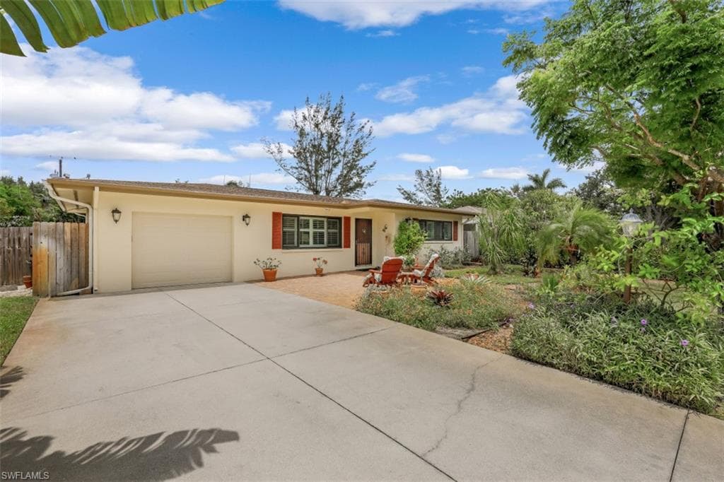 1227 Hilltop DR NAPLES, FL 34103