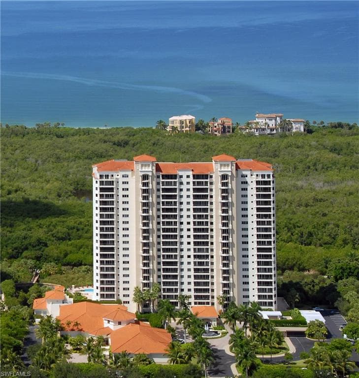 7425 Pelican Bay BLVD 604 NAPLES, FL 34108