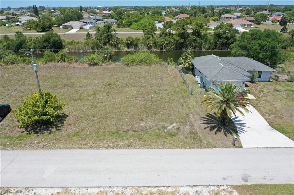 2622 NE 6th AVE CAPE CORAL, FL 33909