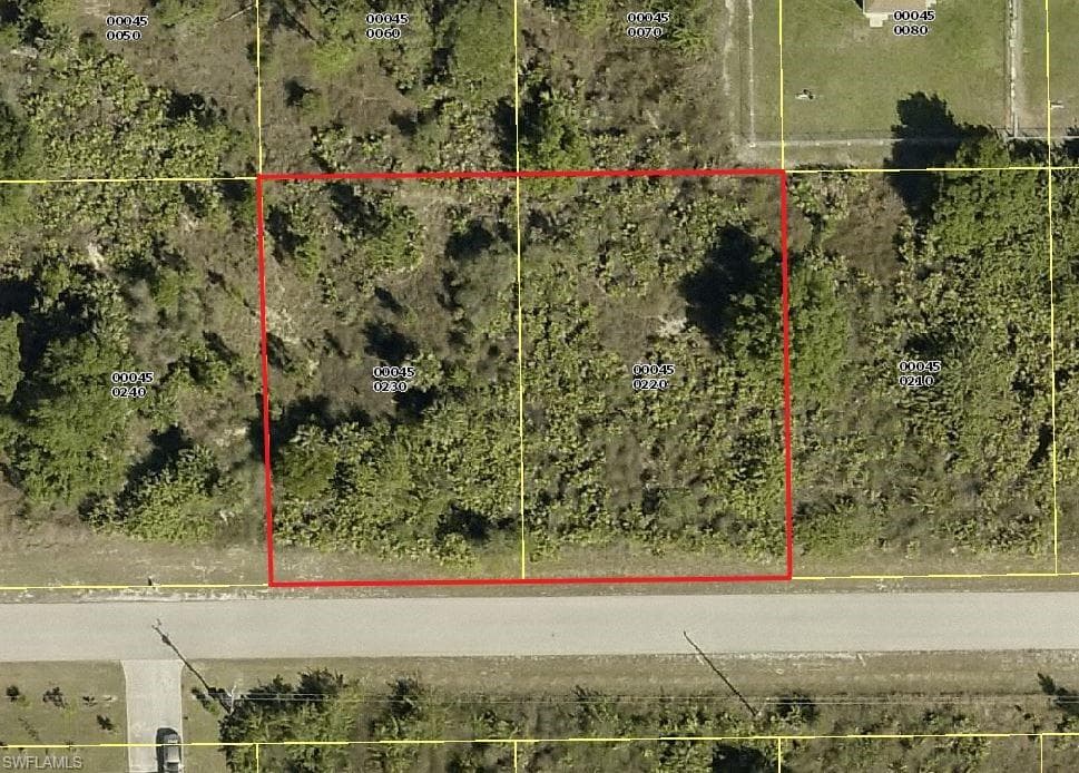 857 Carbon ST E LEHIGH ACRES, FL 33974