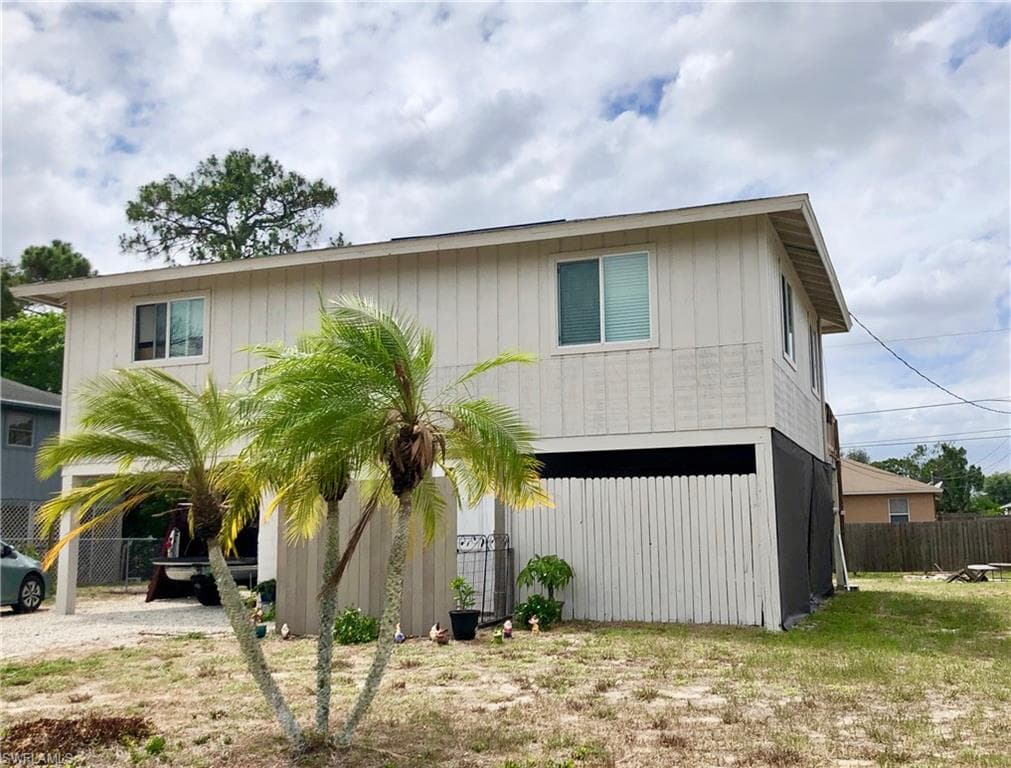 8129 Gull LN FORT MYERS, FL 33967