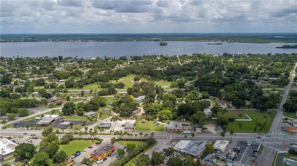 4423 Palm Beach BLVD FORT MYERS, FL 33905