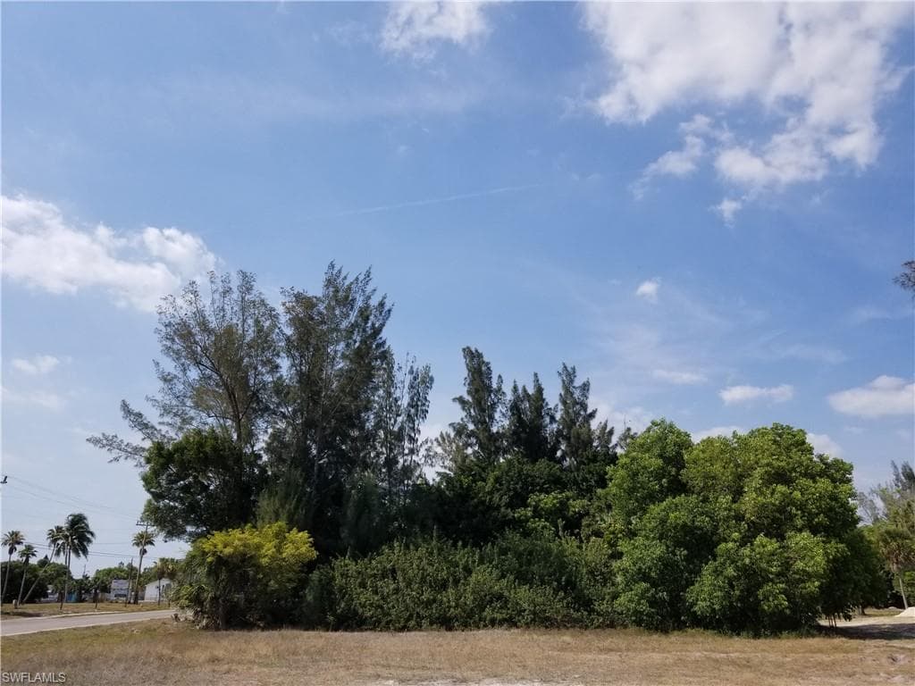 7474 Kreamers DR BOKEELIA, FL 33922