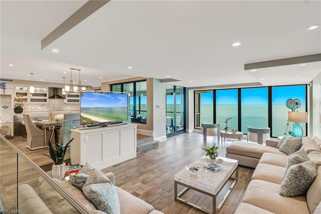 4301 Gulf Shore BLVD N 1802 NAPLES, FL 34103
