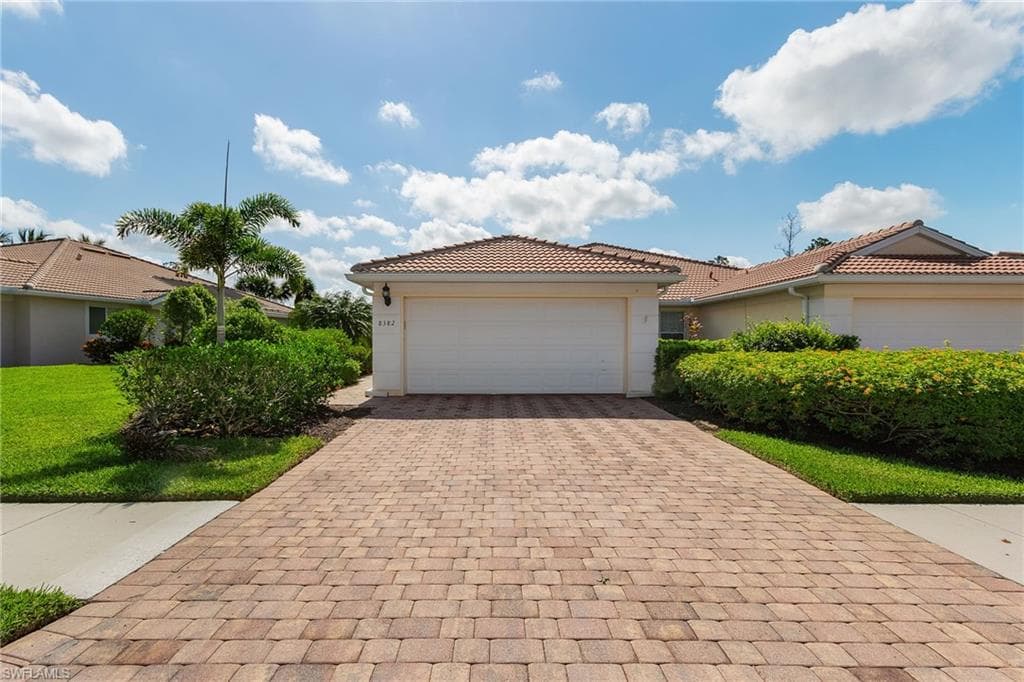 8382 Karina CT NAPLES, FL 34114