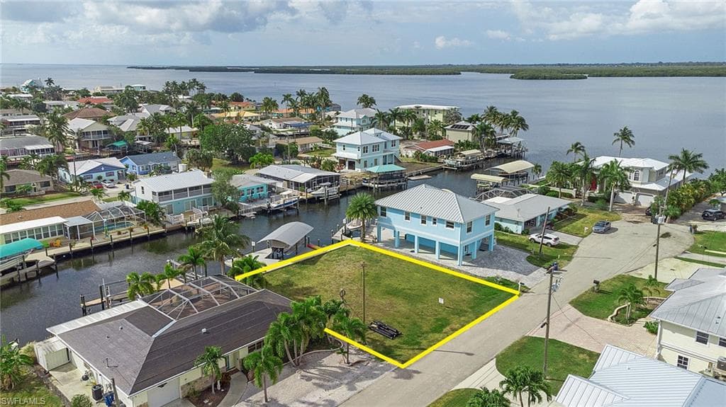 2638 Clyde ST MATLACHA, FL 33993
