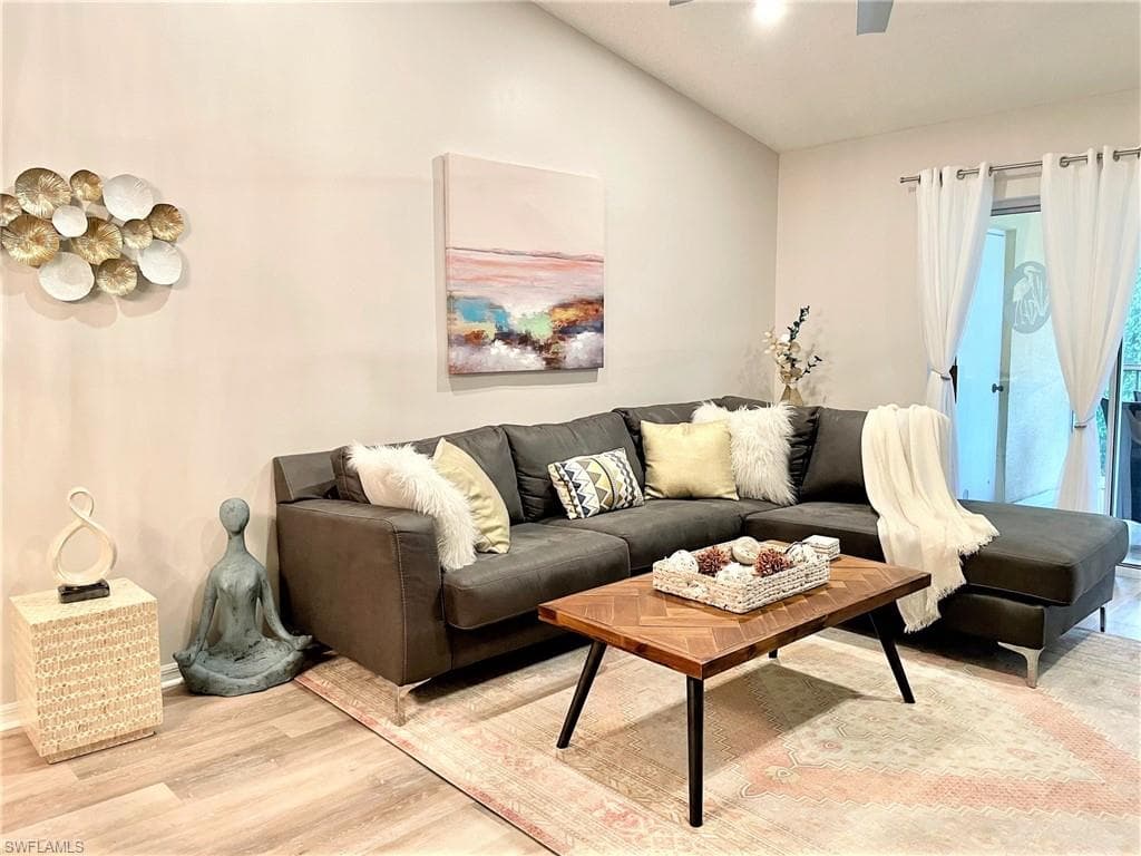 7731 Jewel LN 202 NAPLES, FL 34109