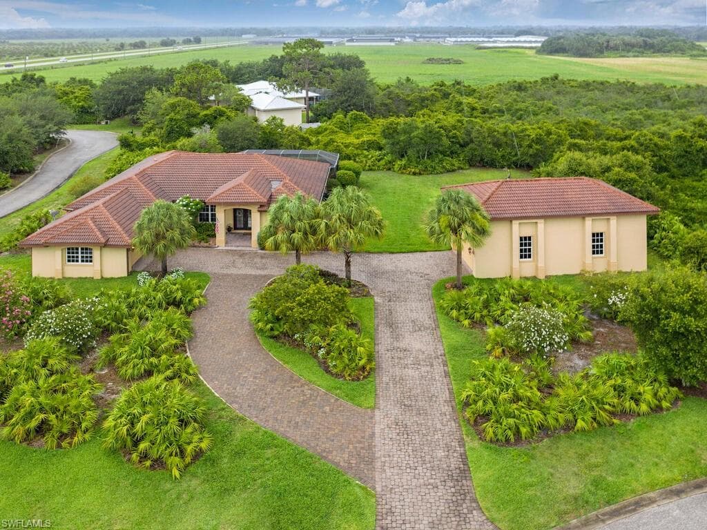 2230 Golden Aster DR ALVA, FL 33920