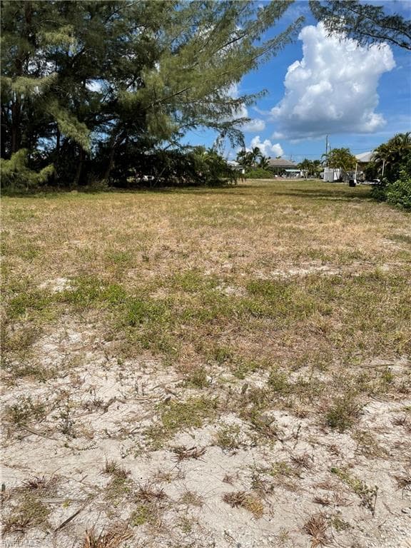 128 SW 35th AVE CAPE CORAL, FL 33991
