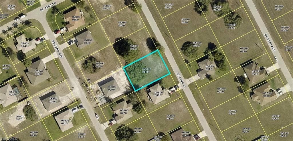 4220 NE 22nd PL CAPE CORAL, FL 33909