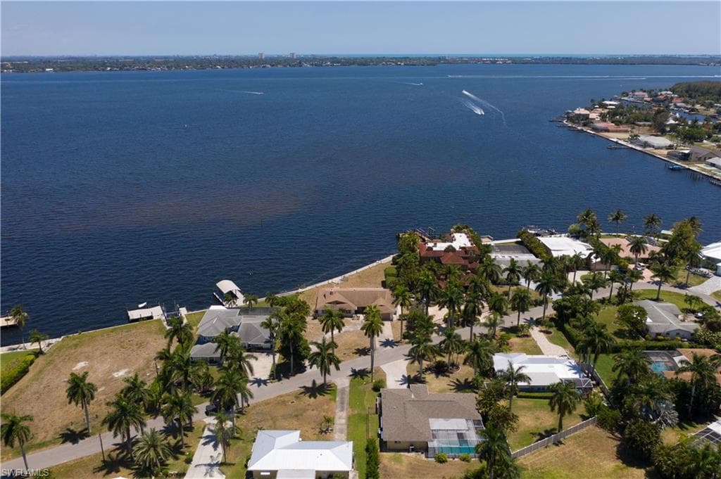 238 Bayshore DR CAPE CORAL, FL 33904