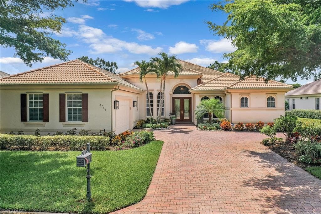 22511 Glenview LN ESTERO, FL 34135