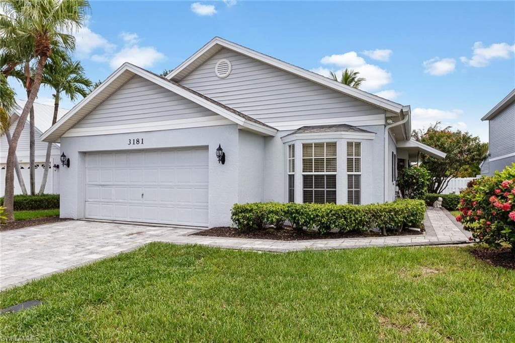 3181 Carriage CIR NAPLES, FL 34105
