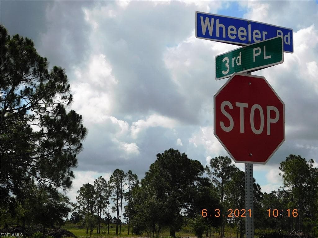 7573 3rd PL LABELLE, FL 33935