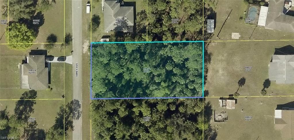 520 James AVE LEHIGH ACRES, FL 33936