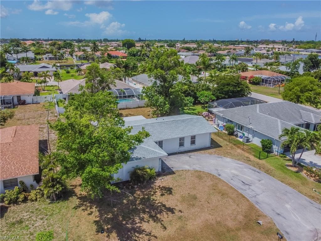 1122 SE 35th TER CAPE CORAL, FL 33904