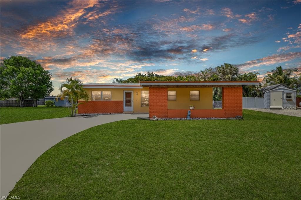 4630 Meridian CIR NORTH FORT MYERS, FL 33903