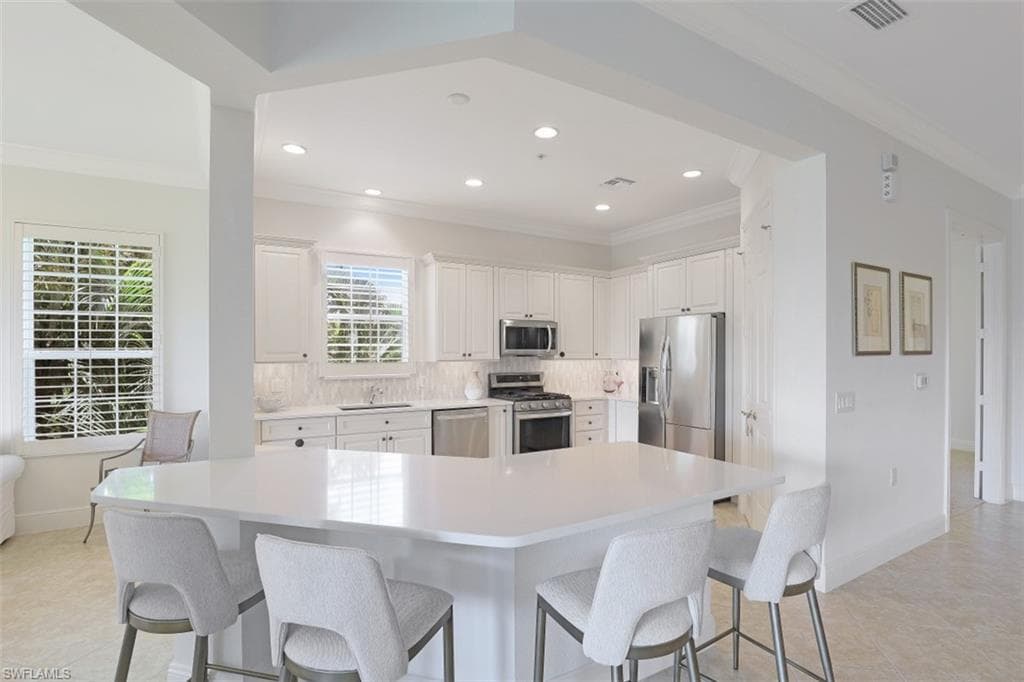 3176 Serena LN 202 NAPLES, FL 34114