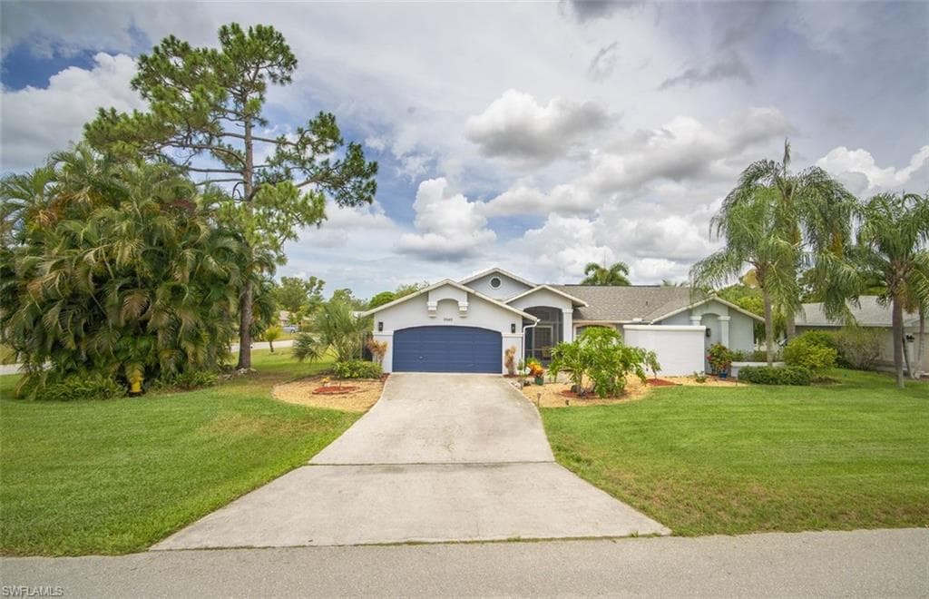 9949 Country Oaks DR