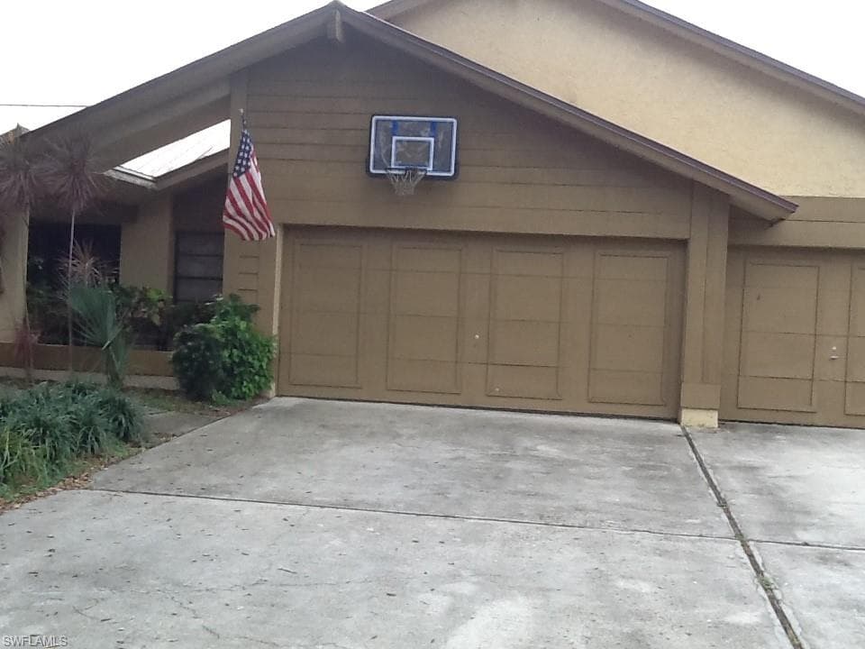 5786 Beechwood TRL FORT MYERS, FL 33919