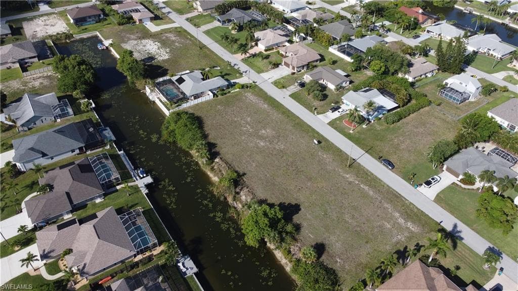 1221 SW 3rd AVE CAPE CORAL, FL 33991