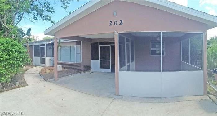 202 Jersey RD LEHIGH ACRES, FL 33936