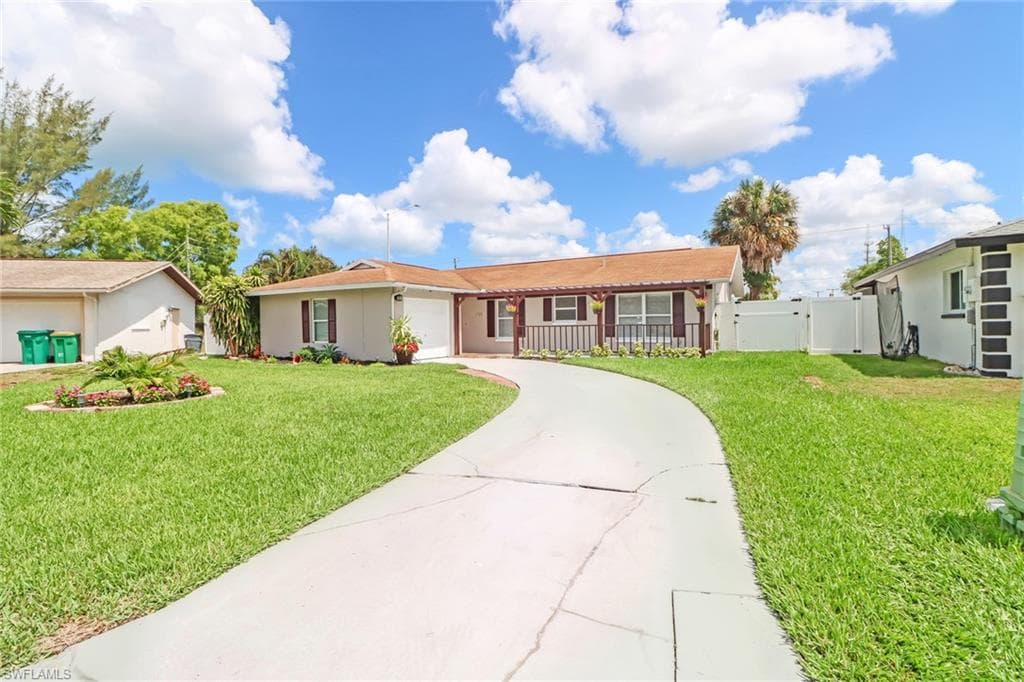 1723 Camelia LN NAPLES, FL 34105