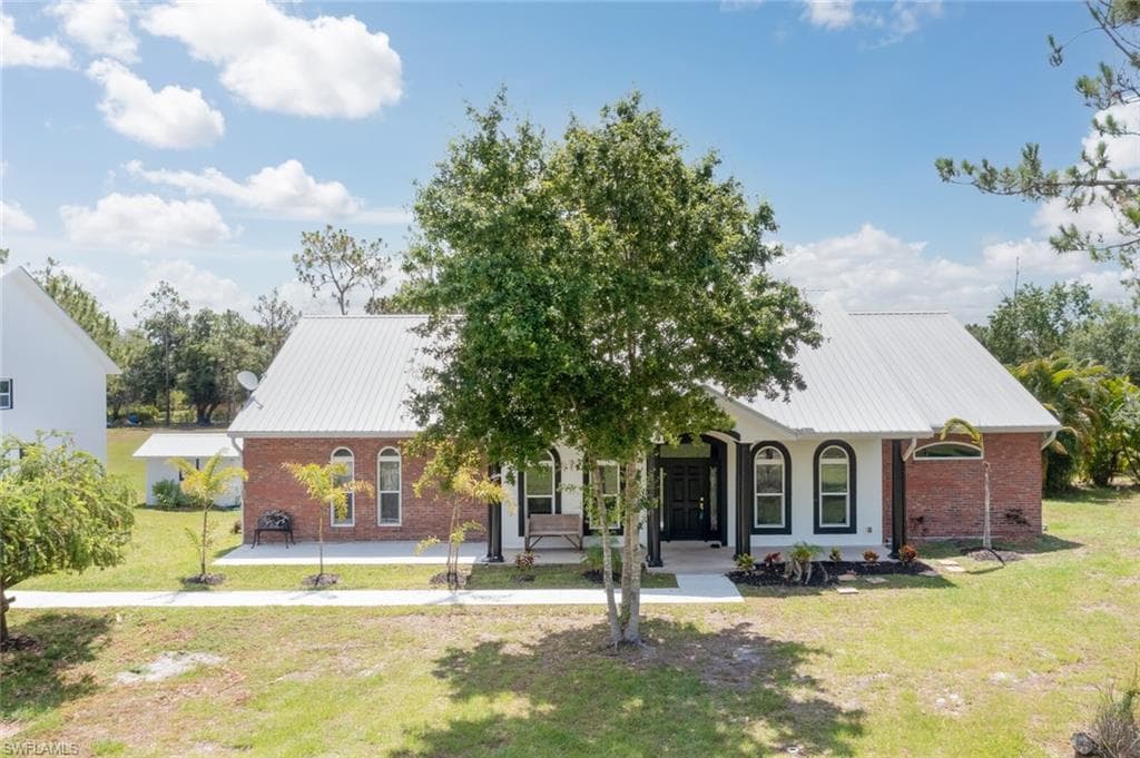 1152 Cypress AVE NW LABELLE, FL 33935
